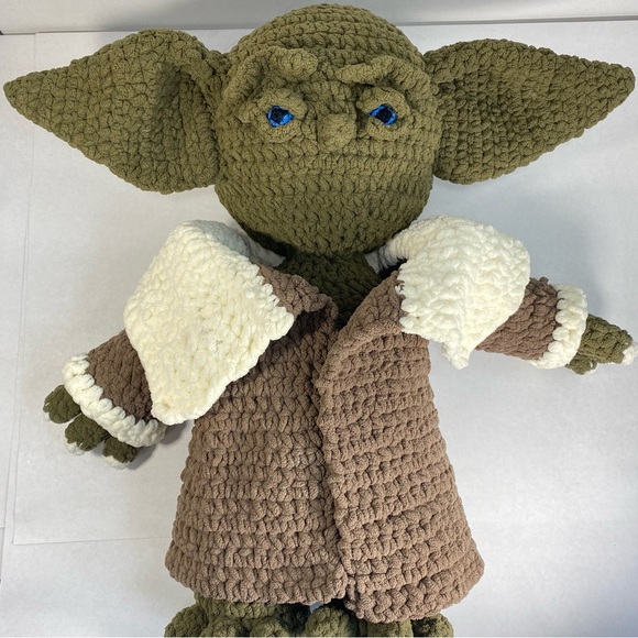 Star Wars YODA Handmade Crochet Thick Yarn Large Plush Stuff Toy; 23 Inch Tall - Picture 6 of 16